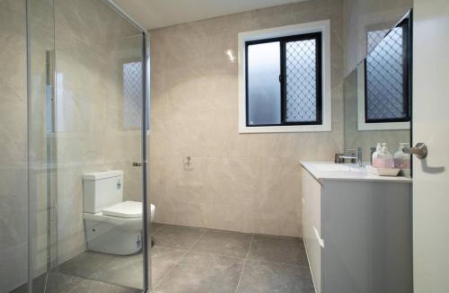 Oxley House | 1BR Unit Private Bathroom Kitchen and living area