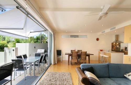 Tewantin House | 2-9 Hilton Esplanade
