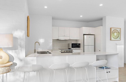 Noosa Heads Apartment | 2 Bed Riverfront Apt | Mid-Level | Pet Friendly