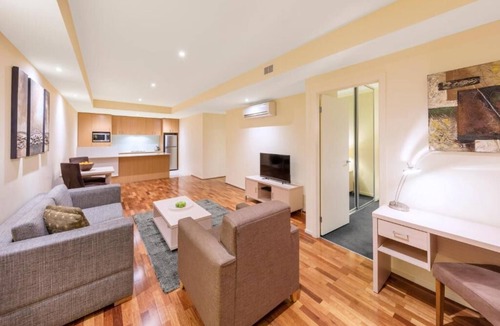 Chinatown Apartment | 2 Bedroom Apartment at Lonsdale Street Melbourne