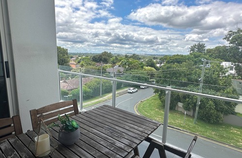 Upper Mount Gravatt Apartment | 2 Bedroom Apt with Views/Shops/Parking/Garden City