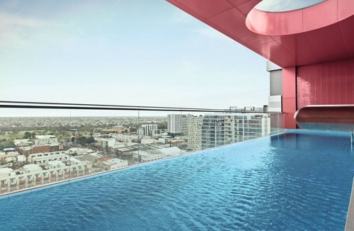 Adelaide Central Business District Apartment | 2 BR Apartment with Stunning Views and Car Parking