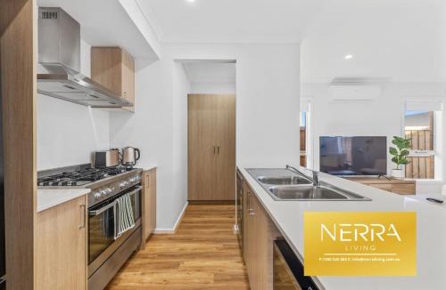 Officer House | 2, Charming Loop, Officer, Vic, 3809