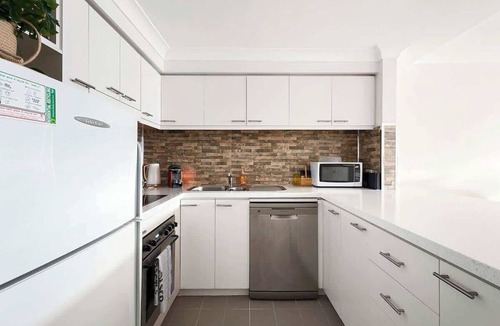Perth Central Business District Apartment | 2 Spacious Resort 1BR Pool-Tennis-Gym & FREE Parkg