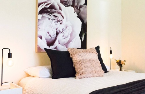 Keith Bed & Breakfast | 20 Hill Ave Bed & Breakfast - 'feel at home, when away'