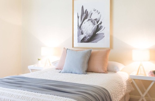 Keith Bed & Breakfast | 20 Hill Ave Bed & Breakfast - 'feel at home, when away'