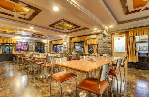 Puttaparthi Hotel | 200 m² Hotel ∙ 4 guests
