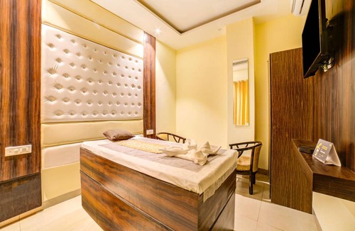 Zirakpur Hotel | 200 m² Hotel ∙ 5 guests