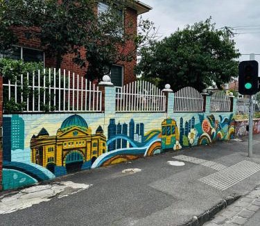 Brunswick East Apartment | 205 Modern King BR with Fast WiFi - Brunswick East - 30 Percent OFF