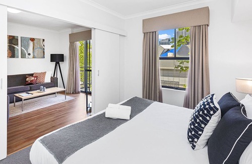 Northbridge Apartment | 207 Executive Escape 2BR+prkg Northbridg parking+pool