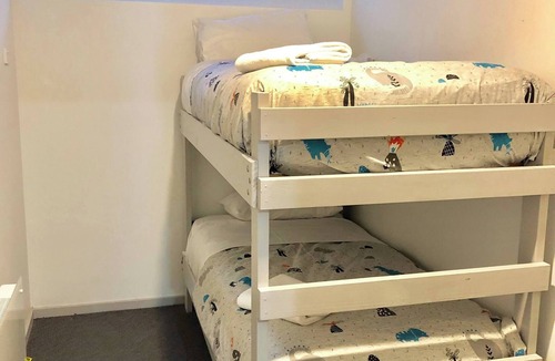Hotham Heights Apartment | 24 Hotham 3 Bedroom Renovated Apartment