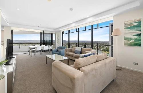 Broadbeach Apartment | 24th floor Luxury, The Wave Broadbeach
