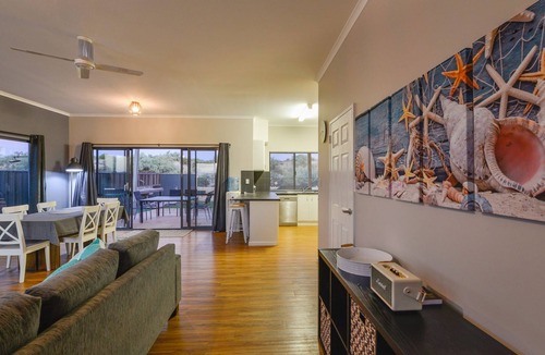 Exmouth House | 27 Osprey Way - Situated a stones throw from the beach