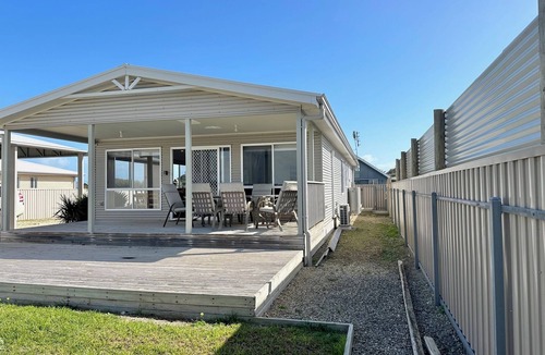 Waterhouse House | 28 DeGuichen - Long Beach Haven - Perfect for families.