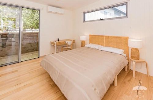 Sandy Point House | 28 Ennisvale Ave Stay 3 Pay 2 Winter Special