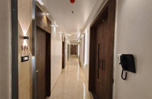 Thane West Hotel | 28 m² Hotel ∙ 2 guests