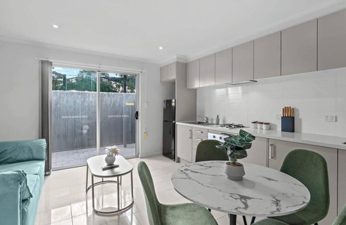 Oaklands Park House | 2b1b Adelaide Base Near Westfield