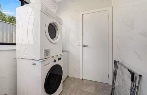 Koonawarra Apartment | 2BDR Granny Flat For Family Retreat