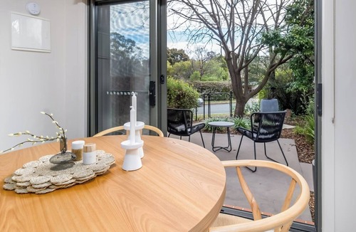 Garran House | 2BR 2bath townhouse in Garran