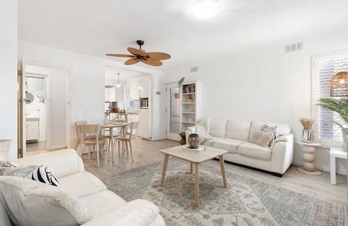 Rockingham House | 2BR Rockingham Beach Retreat