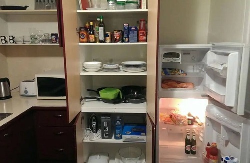 Ripponlea Apartment | 2br, Safe, Locked Parking & Close to Transport