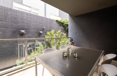 Richmond Apartment | 2BR | Stylish & Spacious | Prime Richmond Location