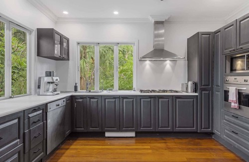 Balmoral House | 3 Bed Balmoral Retreat with Private Green Oasis
