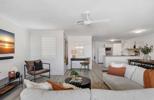 Coolum Beach Apartment | 3-Bed Haven with Balcony and BBQ, 5-Min to Beach