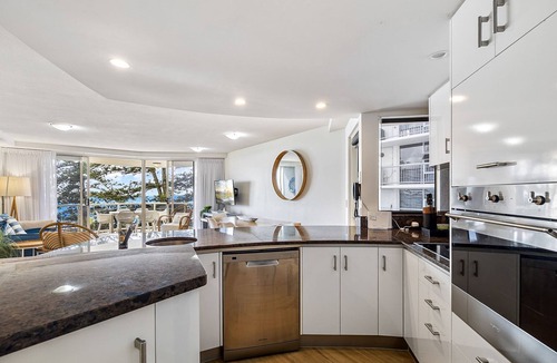 Mooloolaba Apartment | 3 bedroom ocean front apartment in iconic Zanzibar