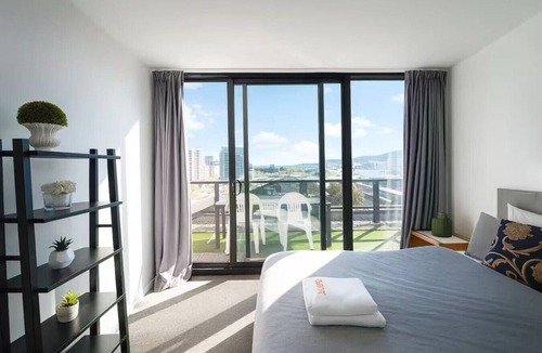 Reid Apartment | 3 BRs topfloor view@Heart of Canberra free parking