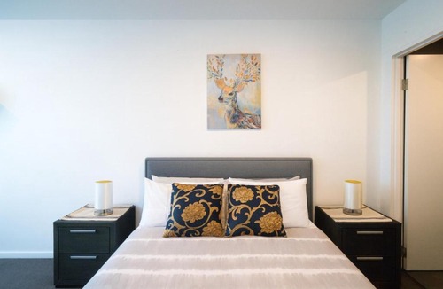 Canberra City Centre Apartment | 3 BRs topfloor view@Heart of Canberra free parking