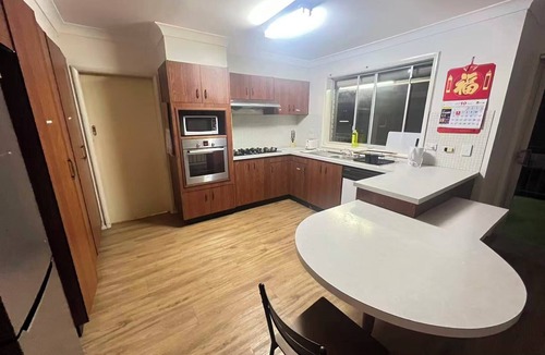 Epping House | 3 mins driving to Macquarie Park and 9 mins walking to bus station.