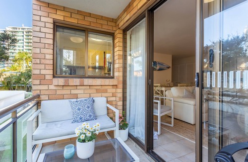 Maroochydore Apartment | 3 Stillbreeze - Coastal style two bedroom unit close to beach and river