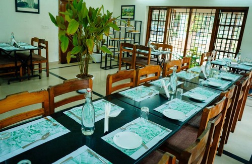 Thanneermukkom Hotel | 30 m² Hotel ∙ 2 guests