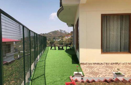 Tehri Range Hotel | 300 m² Hotel ∙ 5 bedrooms ∙ 12 guests