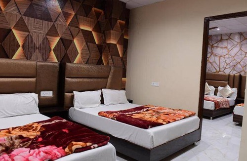 Amritsar Hotel | 33 m² Hotel ∙ 2 bedrooms ∙ 10 guests