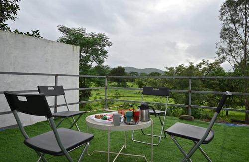 Karjat Villa | 330 m² Villa ∙ 4 bedrooms ∙ 16 guests