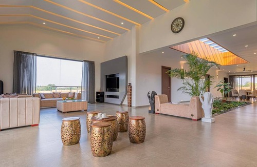 Nashik Villa | 334 m² Villa ∙ 4 bedrooms ∙ 12 guests