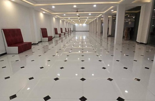 Rampur Hat Hotel | 350 m² Hotel ∙ 4 guests