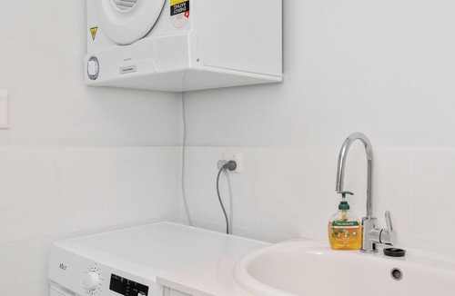 North Perth Apartment | 38 North Perth Snuggle Sanctuary- for 2 - parking