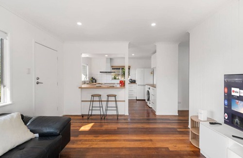 Brisbane House | 3Beds Value & Comfort Stay | Airport, CBD & Cafes