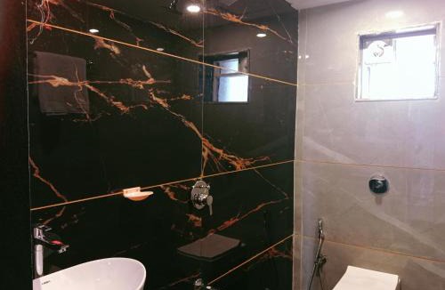 Mahabaleshwar Villa | 3BHK Browne Villa By Holiday Villass Mahabaleshwar