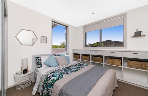 Braddon Apartment | 3BR Braddon Flat, 8 mins walk to CBD - Hosted by Canstay