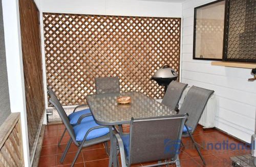Woodgate House | 4 Manley Smith Drive WALKERS POINT