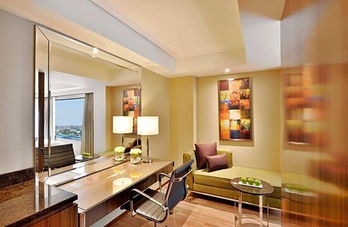 Teynampet Hotel | 4-Star Hotel ∙ Courtyard by Marriott Chennai