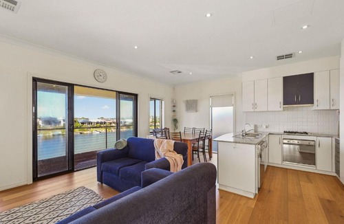 Nangkita House | 41 Blanche Pde, Hindmarsh Island