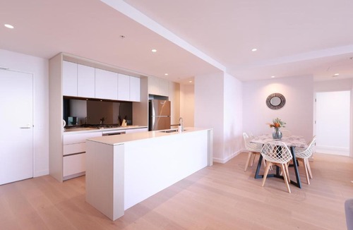 Docklands Apartment | 44D Stunning Ocean view 3Bedroom Abnb Apartment with Free parking