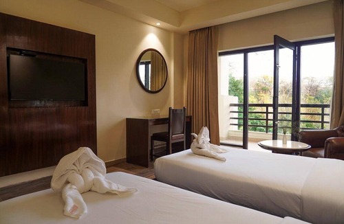 Alipurduar Resort | 450 m² Resort ∙ 2 guests