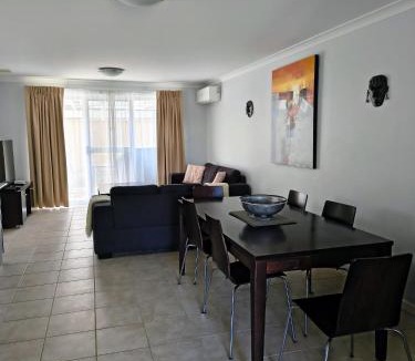 Broadwater House | 47 Cape View resort