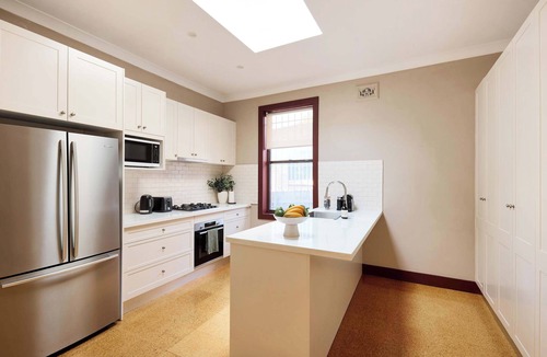 Arncliffe House | 4BR Arncliffe Hidden Gem | Bungalow with Pool+BBQ